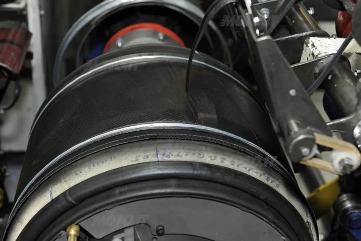 Michelin. Come nascono gli pneumatici da corsa (8)