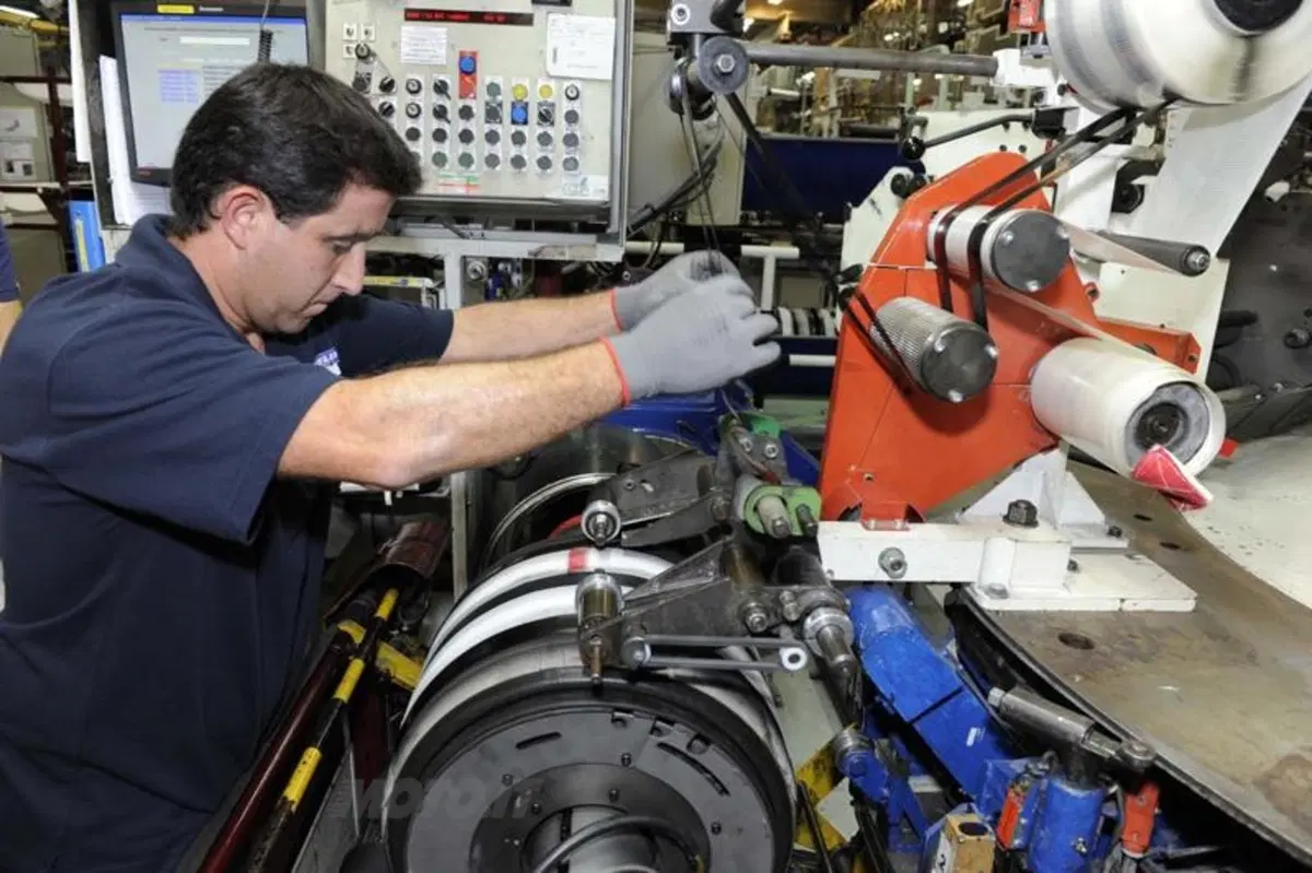 Michelin. Come nascono gli pneumatici da corsa (10)