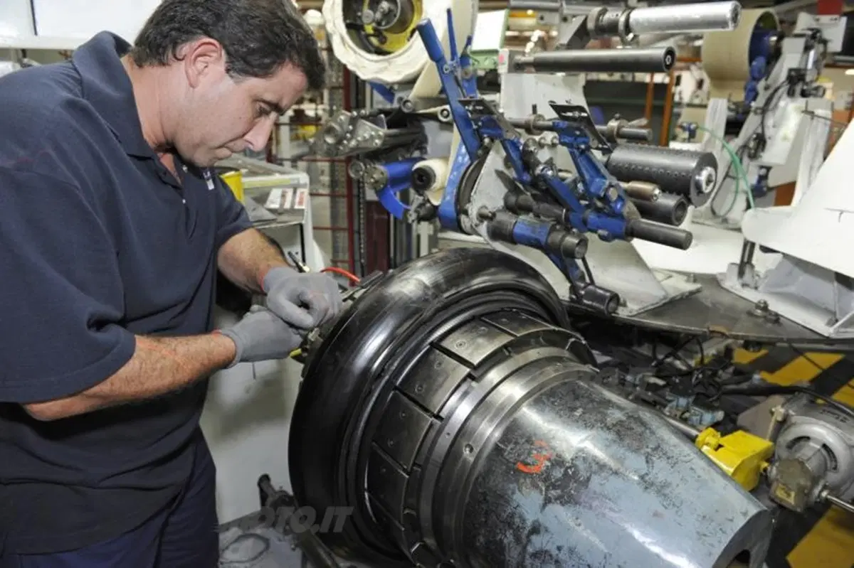 Michelin. Come nascono gli pneumatici da corsa (25)