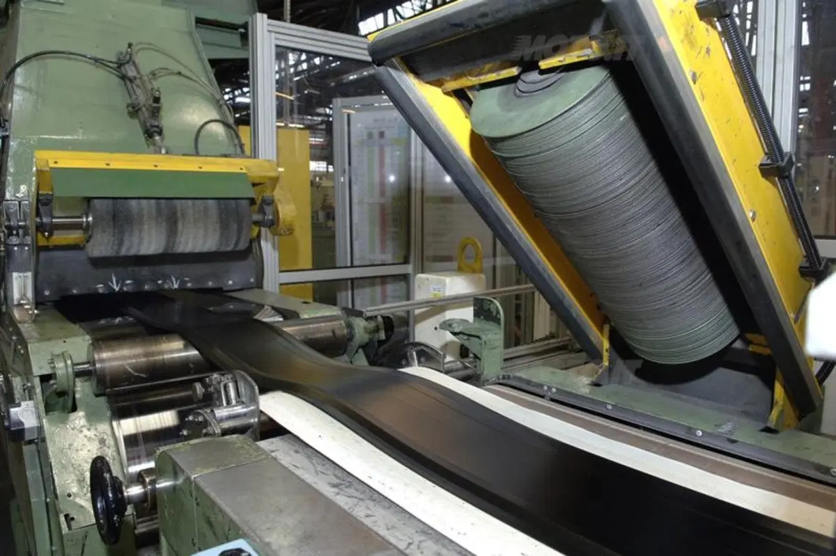Michelin. Come nascono gli pneumatici da corsa (31)