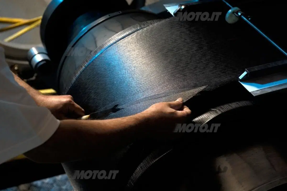 Michelin. Come nascono gli pneumatici da corsa (35)