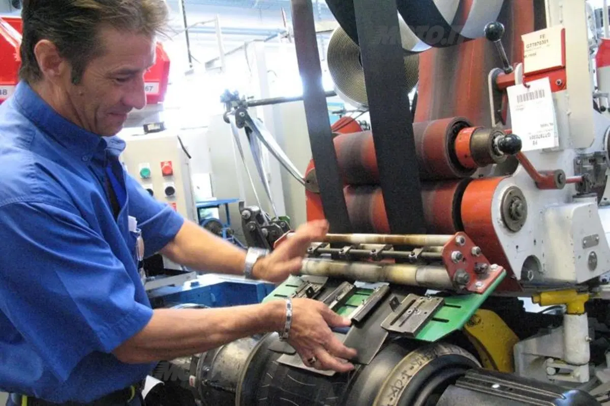 Michelin. Come nascono gli pneumatici da corsa (39)