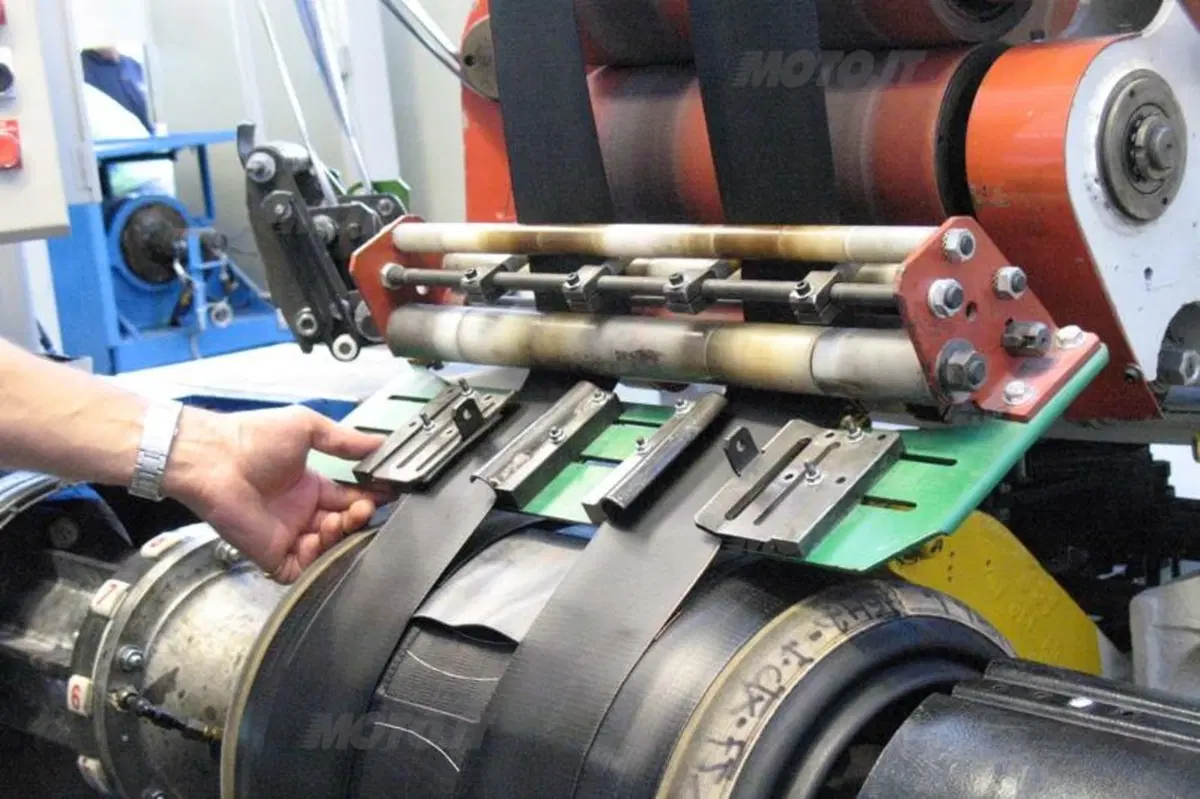 Michelin. Come nascono gli pneumatici da corsa (40)