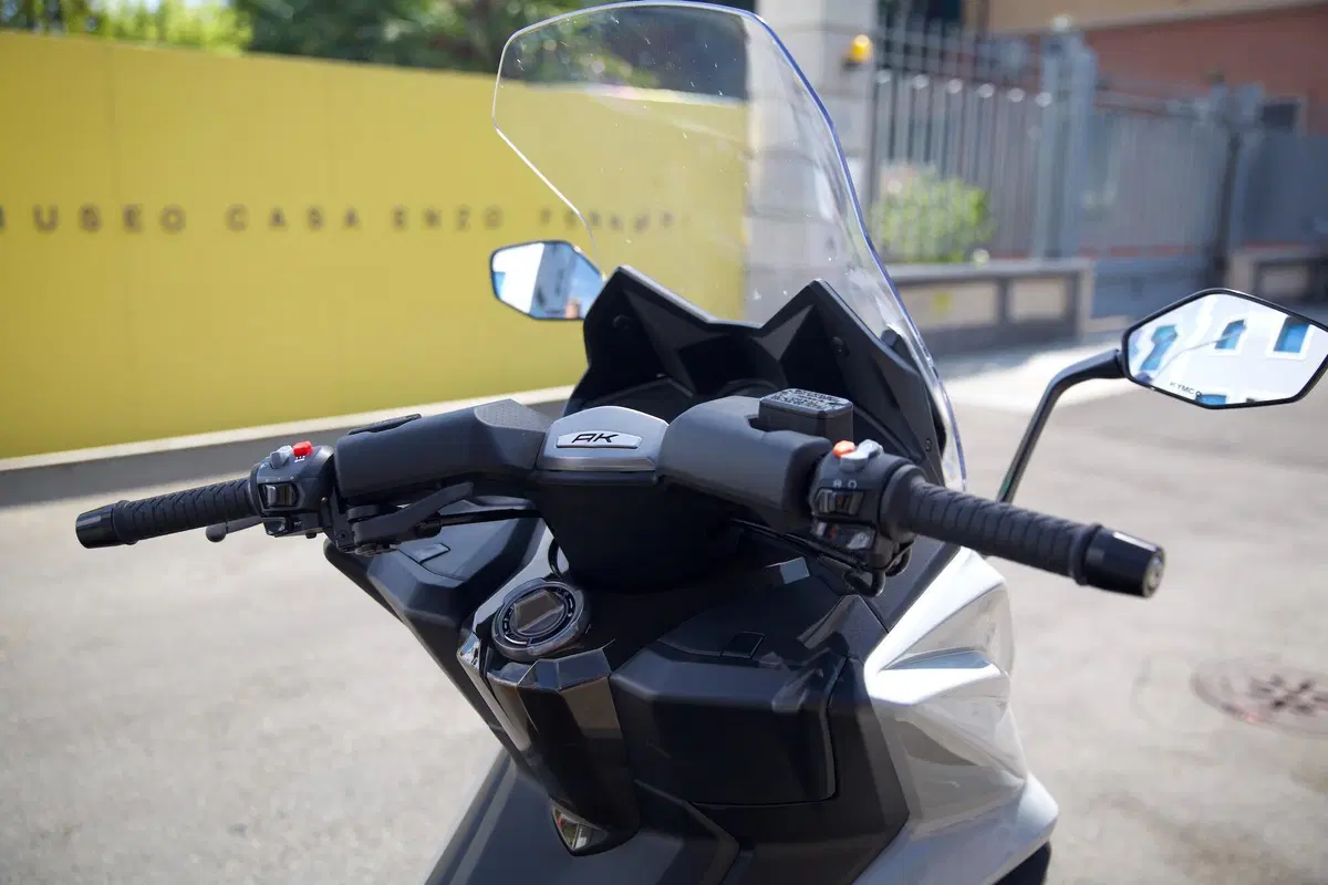 Kymco AK 550 2020 TEST: potenza abbordabile (5)