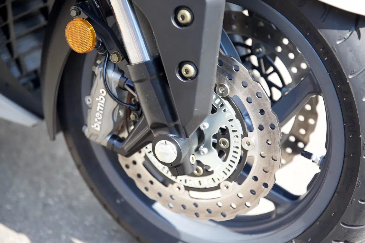 Kymco AK 550 2020 TEST: potenza abbordabile (12)