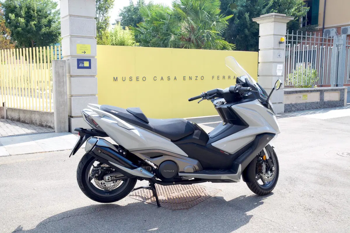 Kymco AK 550 2020 TEST: potenza abbordabile (4)