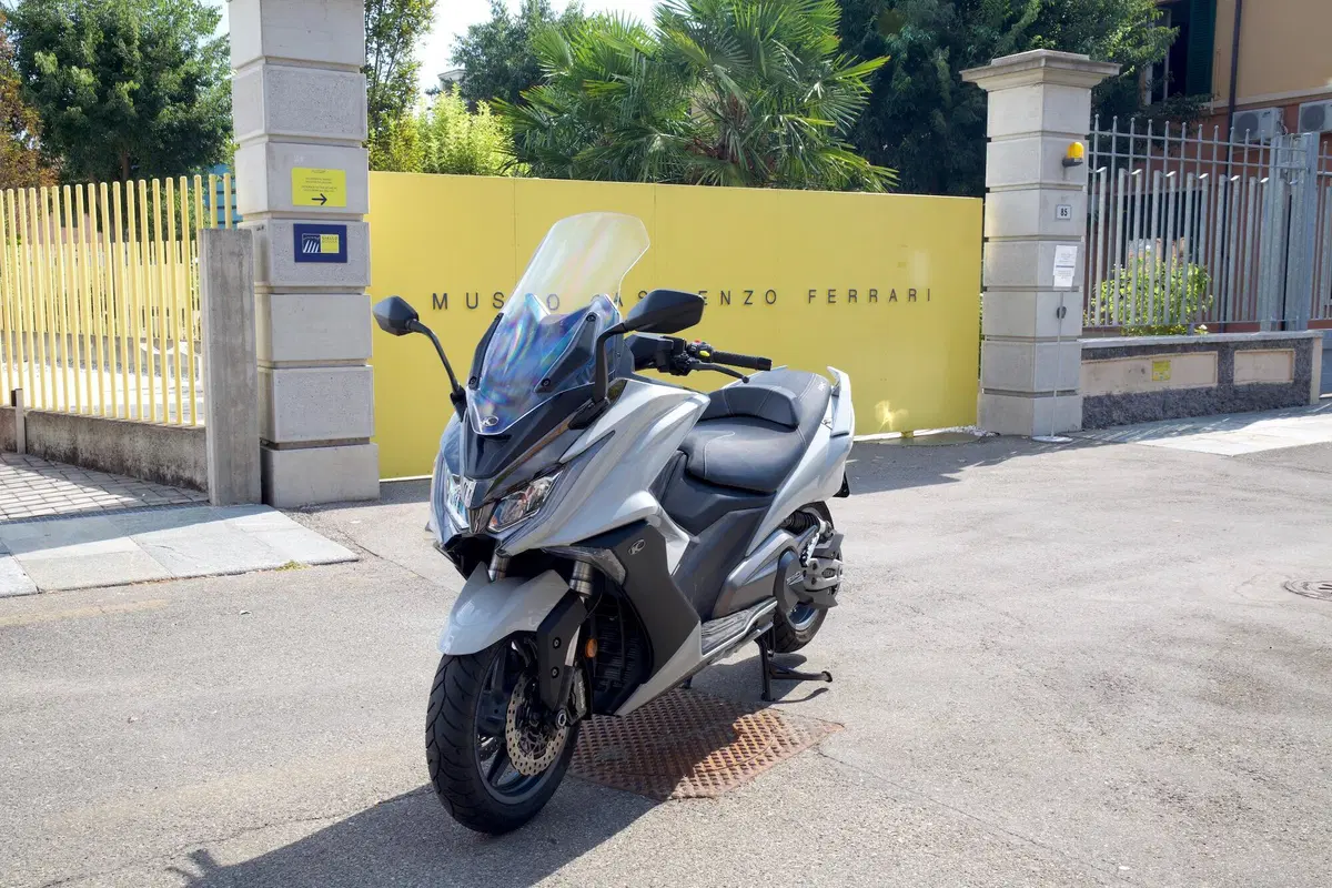 Kymco AK 550 2020 TEST: potenza abbordabile (3)