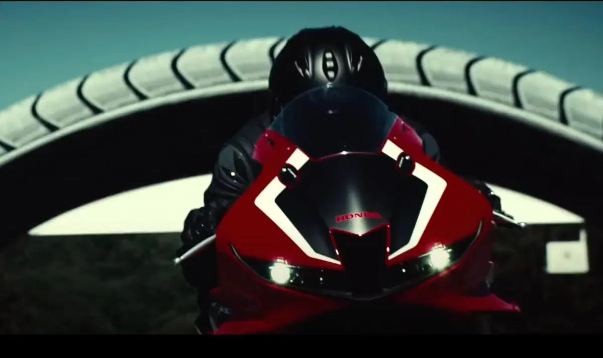 Honda CBR 600RR 2021: il video ufficiale (4)