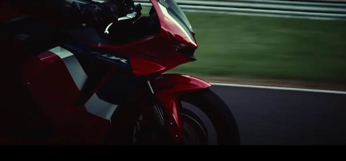 Honda CBR 600RR 2021: il video ufficiale (3)