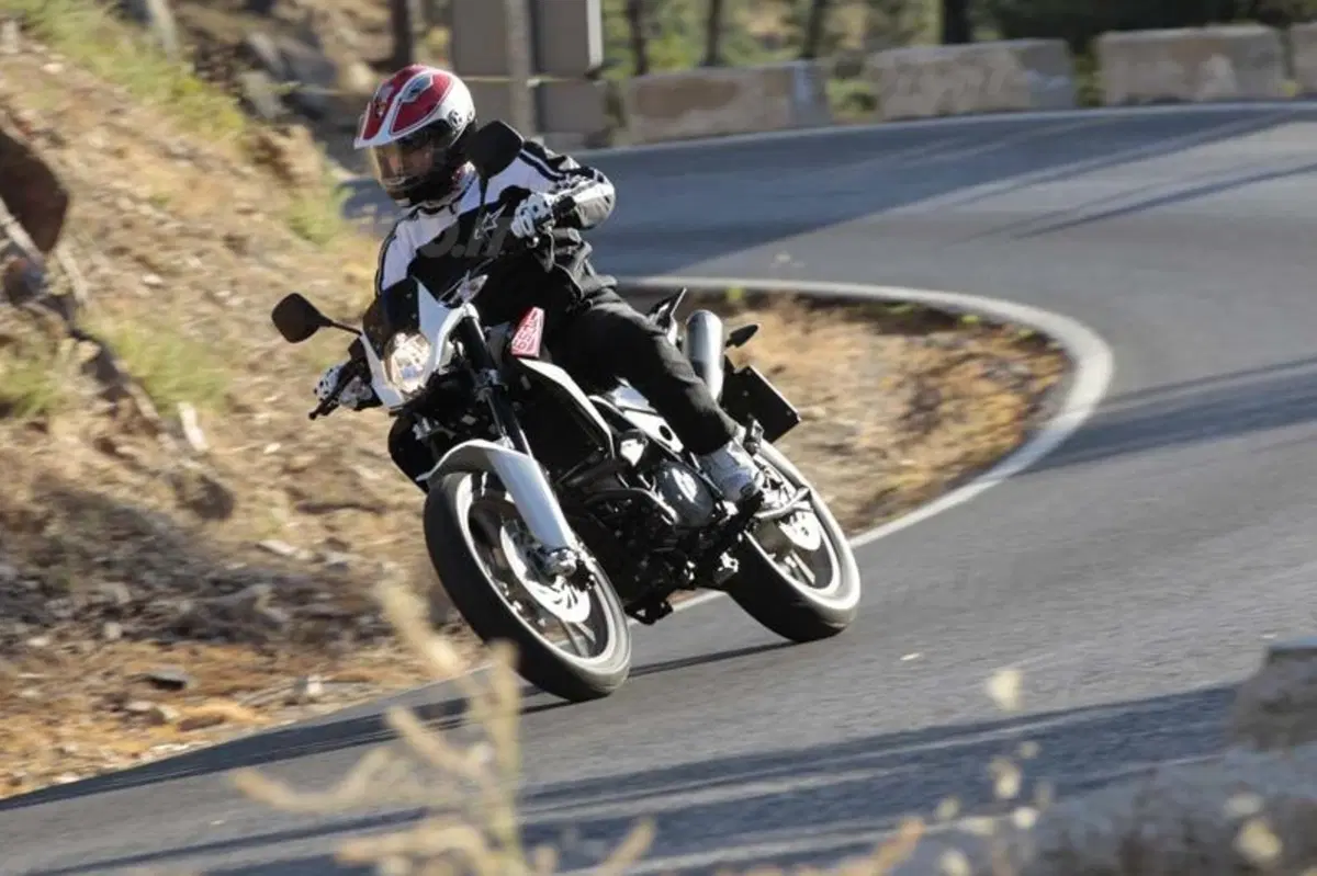 Husqvarna TR 650 Strada e Terra   (2)