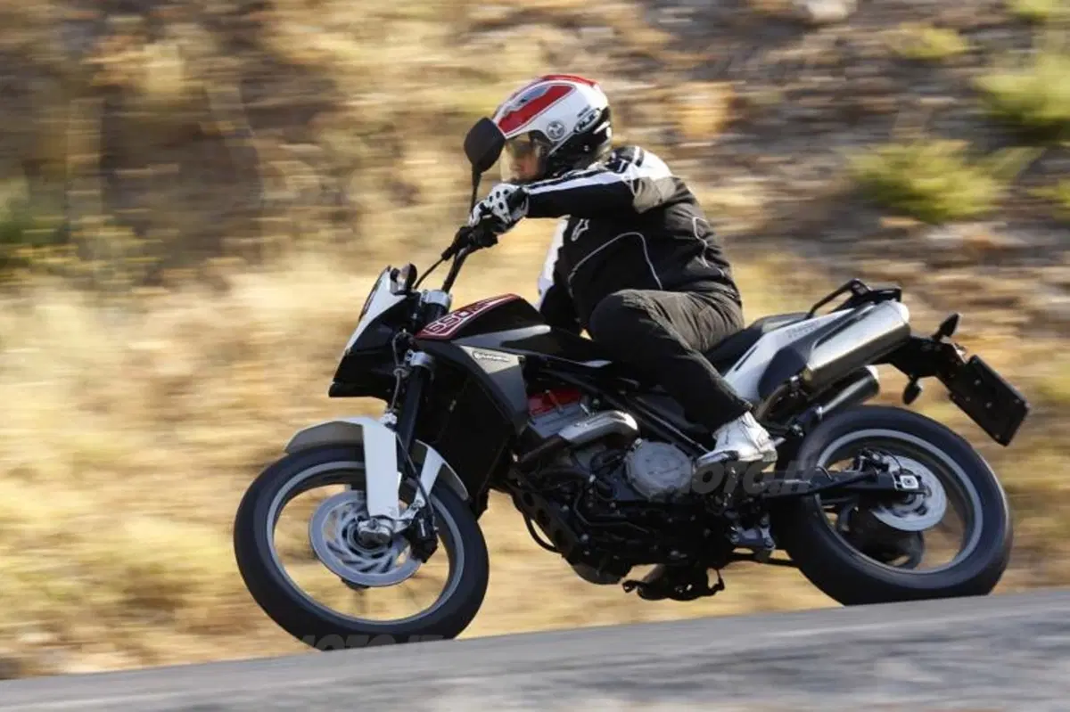 Husqvarna TR 650 Strada e Terra   (3)