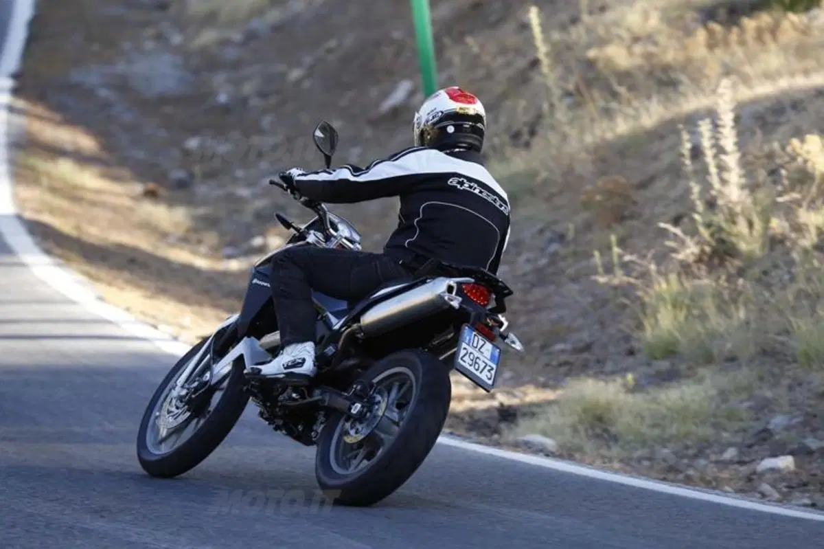 Husqvarna TR 650 Strada e Terra   (5)