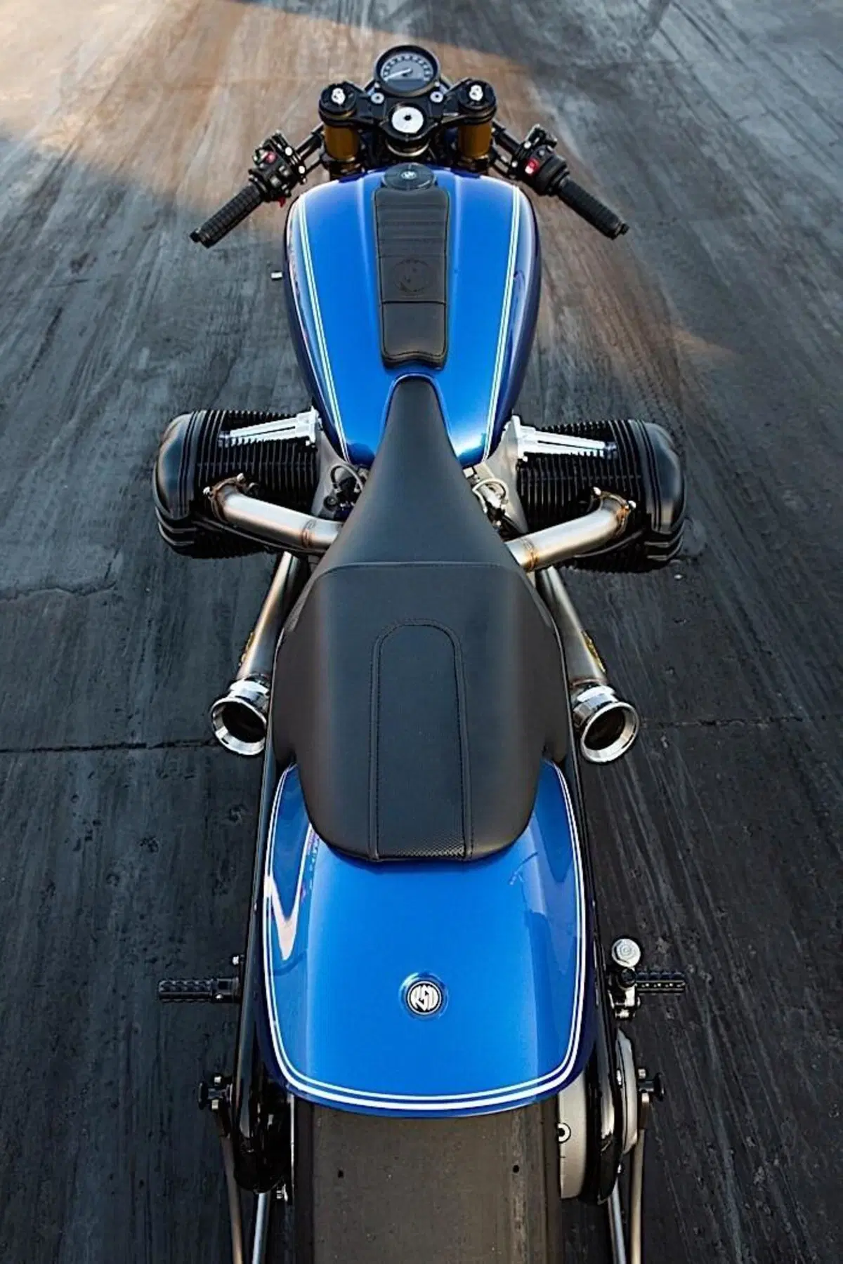 BMW presenta la R18 Dragster di Roland Sands (15)