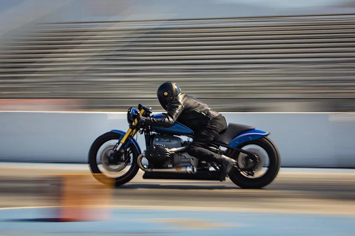 BMW presenta la R18 Dragster di Roland Sands (19)