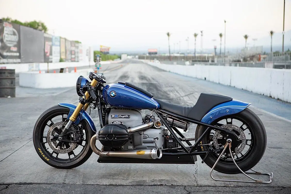 BMW presenta la R18 Dragster di Roland Sands (2)