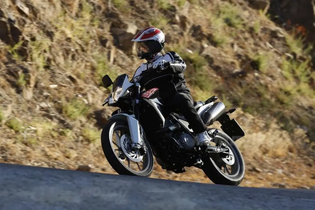 Husqvarna TR 650 Strada e Terra   (7)
