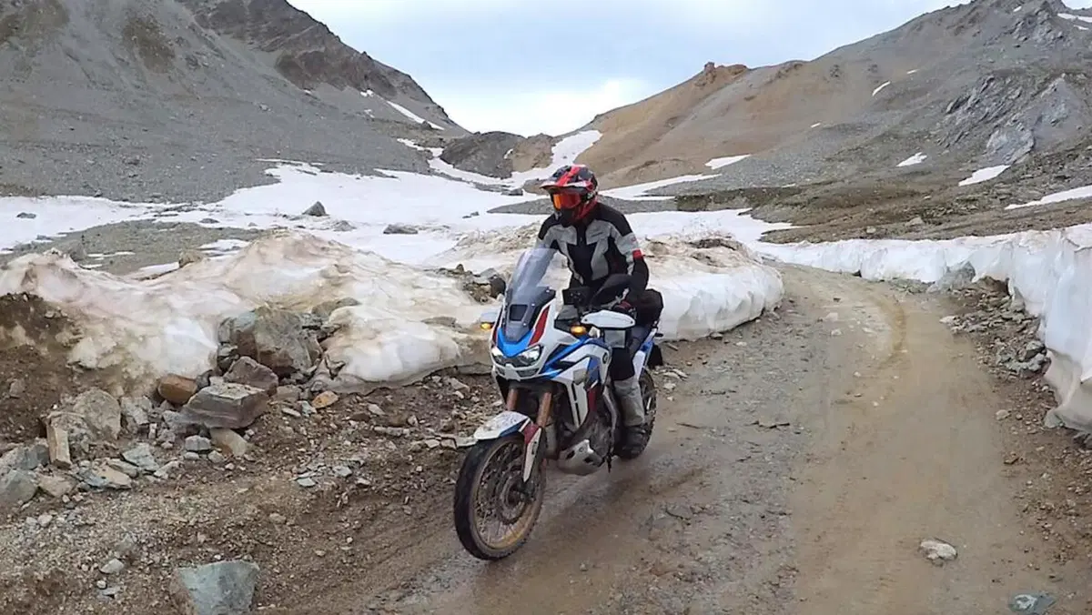  Viaggi e giri in moto, l'itinerario della settimana: via tra Terra e Cielo (12)