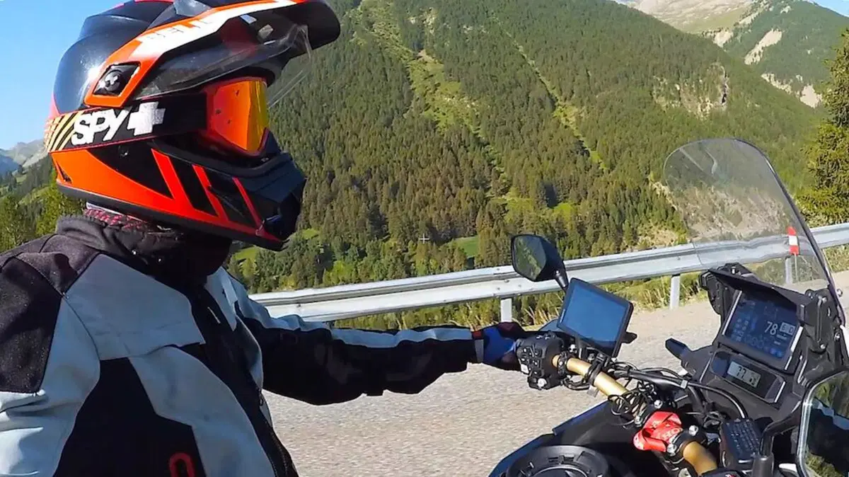  Viaggi e giri in moto, l'itinerario della settimana: via tra Terra e Cielo (30)