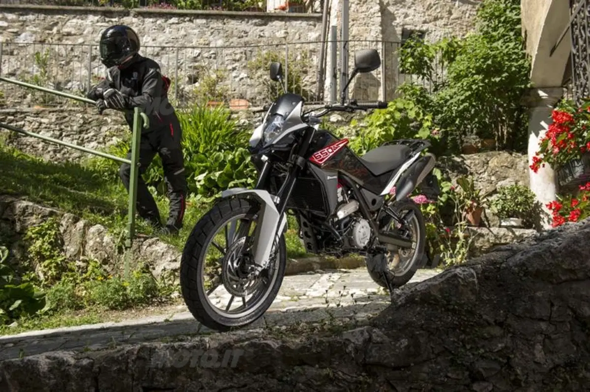 Husqvarna TR 650 Strada e Terra   (15)