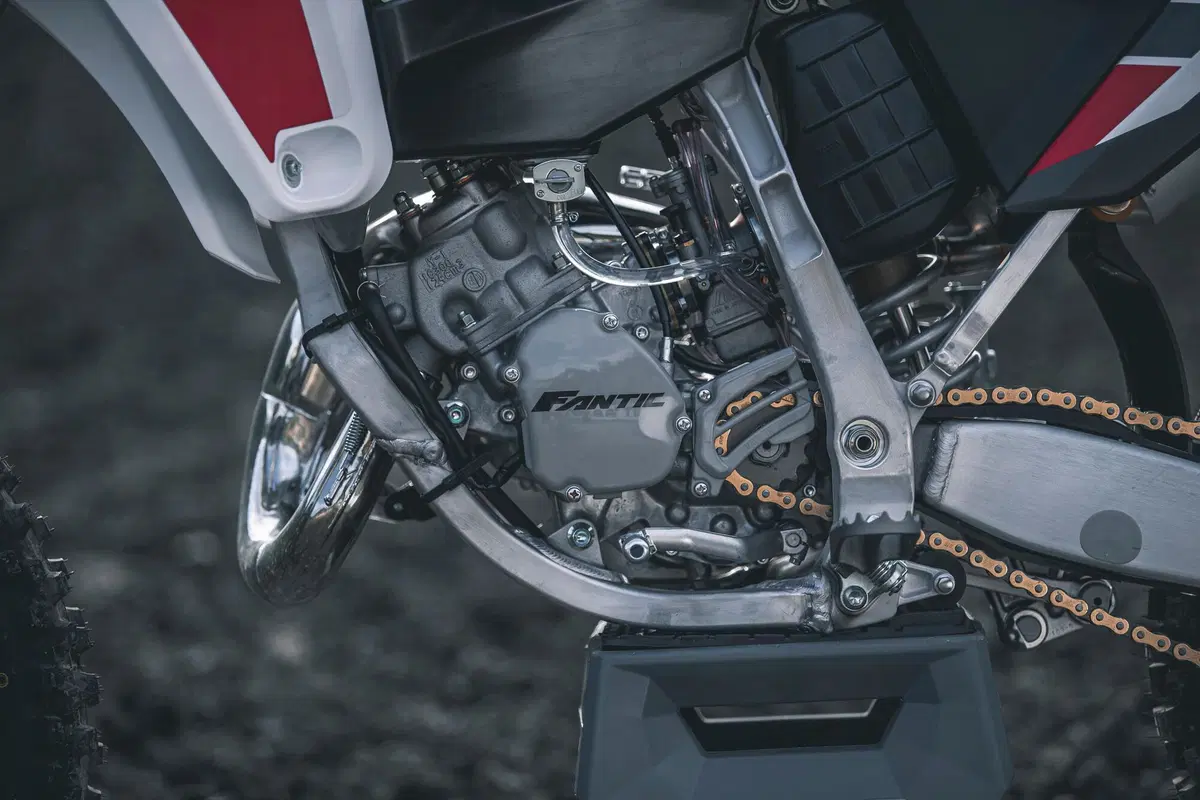 Fantic Motor XX e XE 125 2 tempi: TEST anteprima modelli 2021 Racing (6)