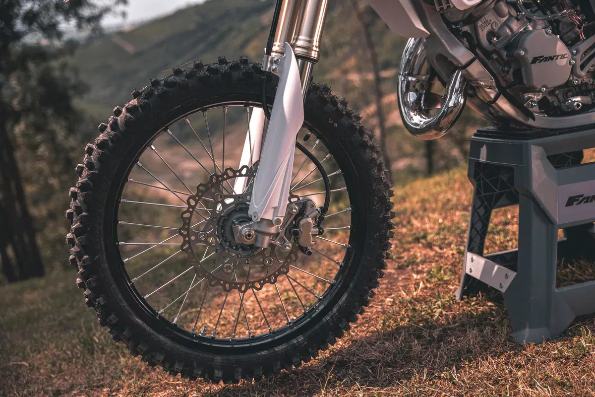 Fantic Motor XX e XE 125 2 tempi: TEST anteprima modelli 2021 Racing (7)