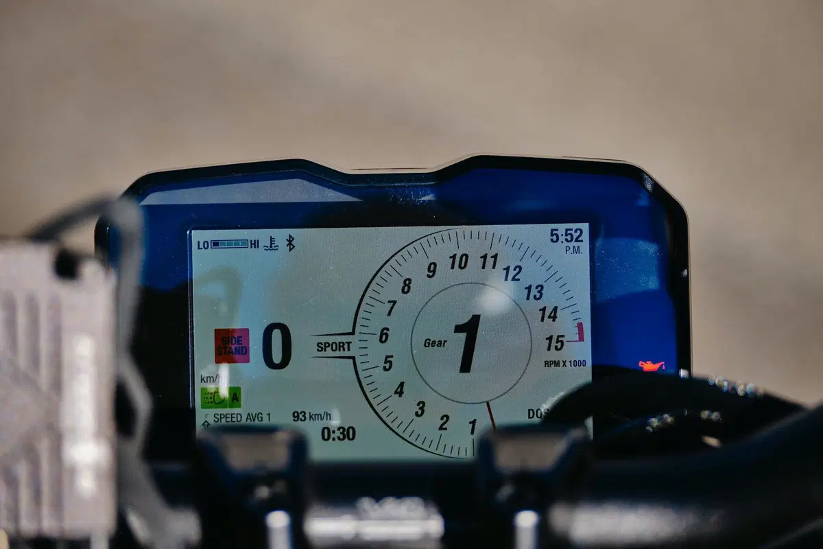 Comparativa Hypernaked: Tuono V4 vs Streetfighter V4S vs Z-H2 vs SuperDuke 1290R vs Brutale 1000RR (4)