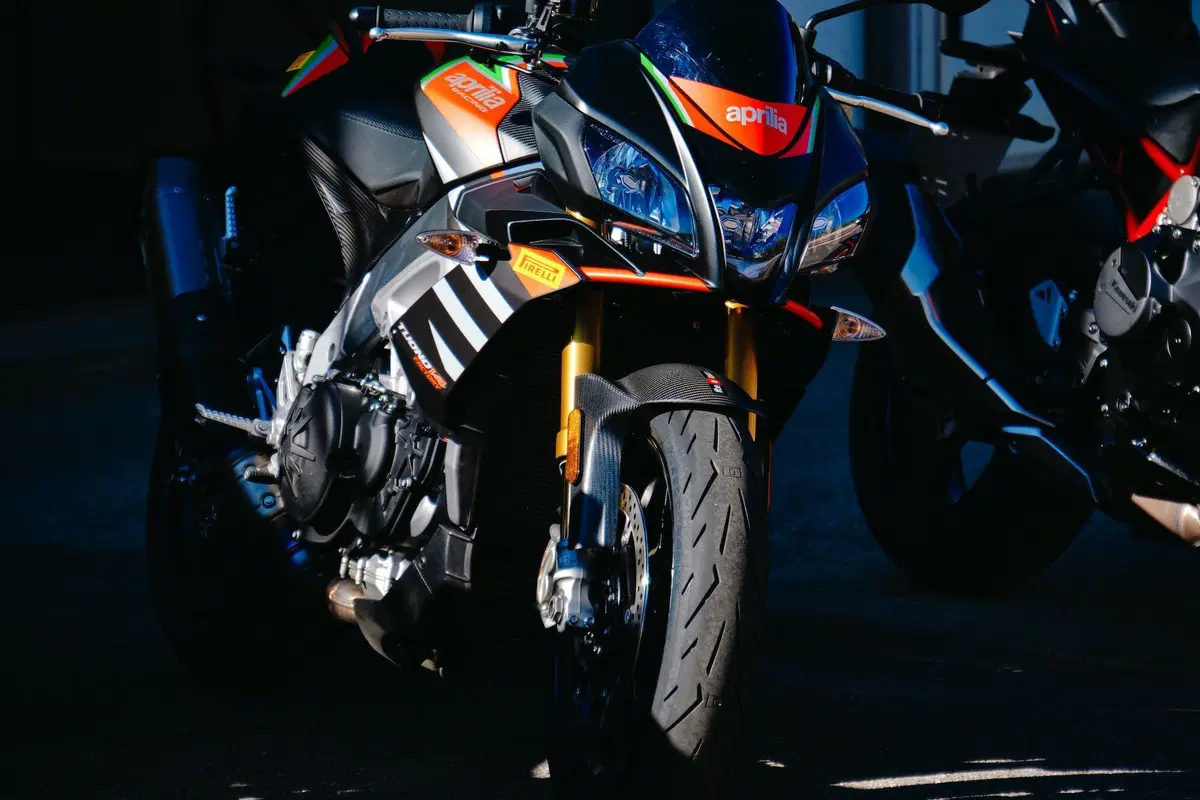 Comparativa Hypernaked: Tuono V4 vs Streetfighter V4S vs Z-H2 vs SuperDuke 1290R vs Brutale 1000RR (9)