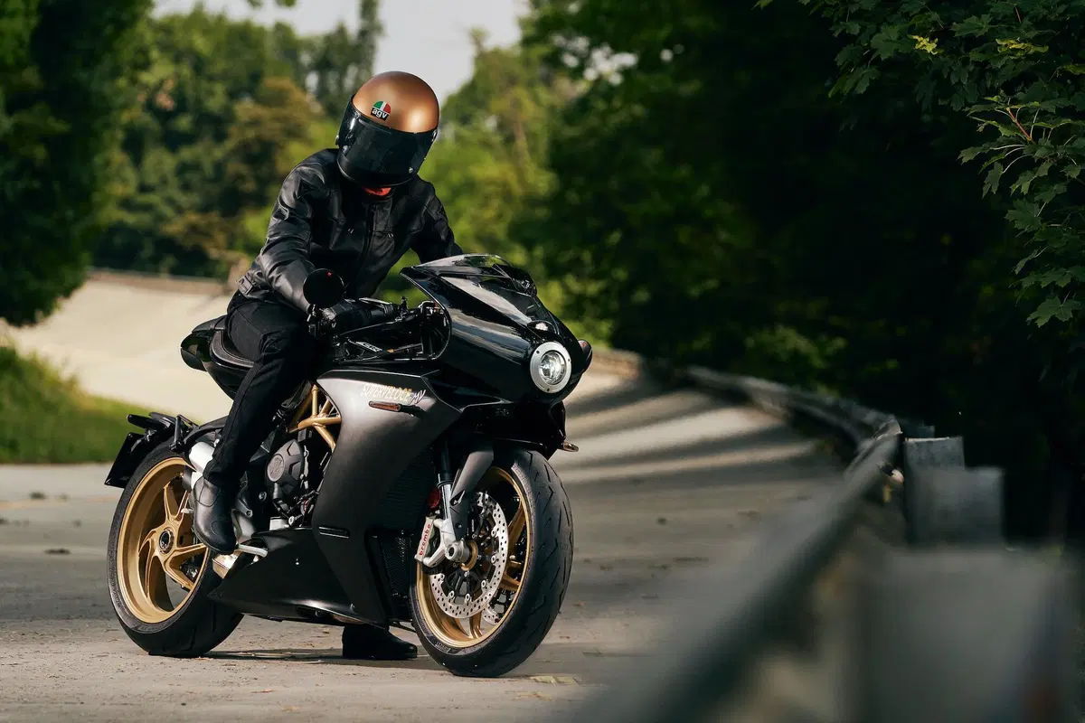 MV Agusta Superveloce 800: sempre più sexy e ancora più estrema [GALLERY FOTO E VIDEO] (11)