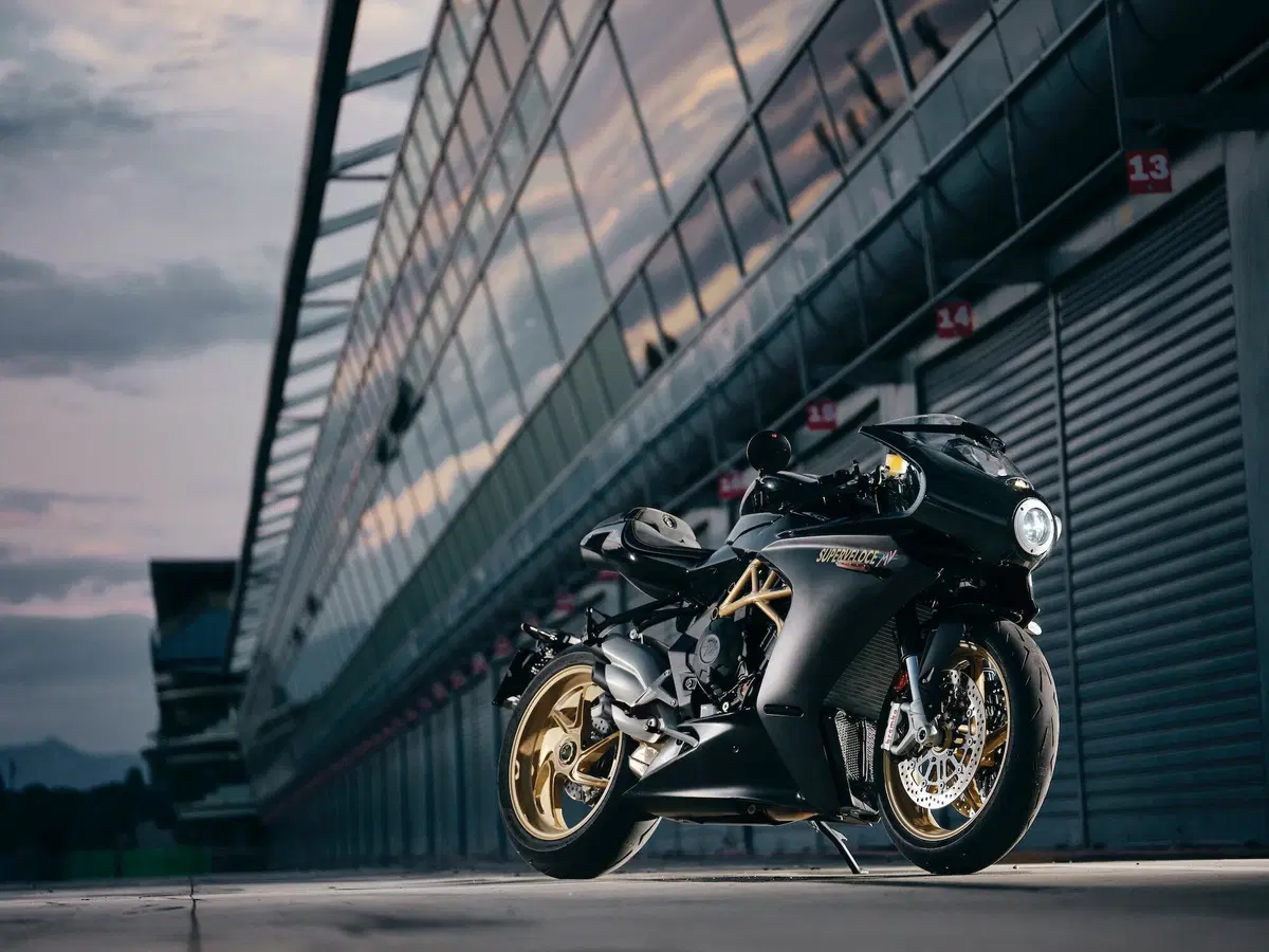 MV Agusta Superveloce 800: sempre più sexy e ancora più estrema [GALLERY FOTO E VIDEO] (18)