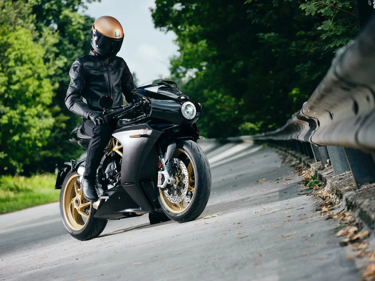MV Agusta Superveloce 800: sempre più sexy e ancora più estrema [GALLERY FOTO E VIDEO] (22)