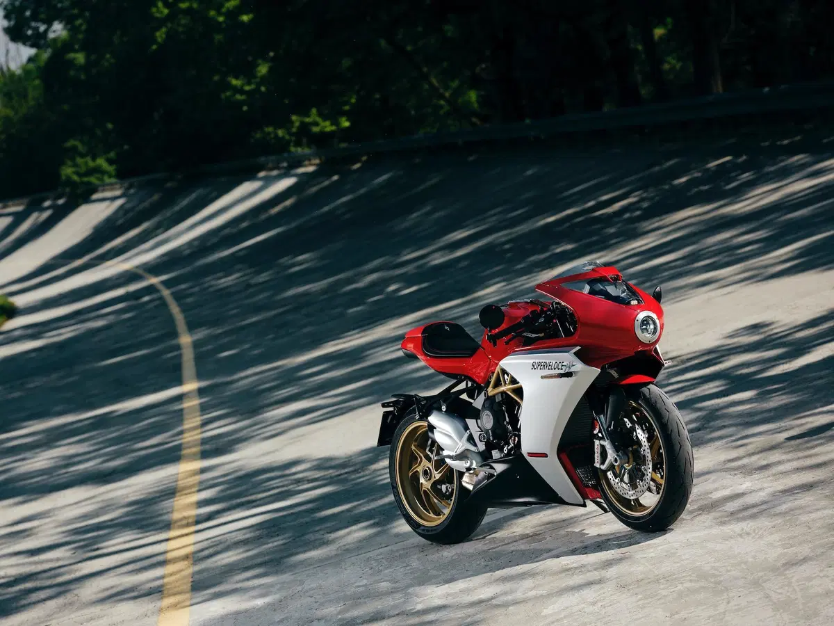 MV Agusta Superveloce 800: sempre più sexy e ancora più estrema [GALLERY FOTO E VIDEO] (25)