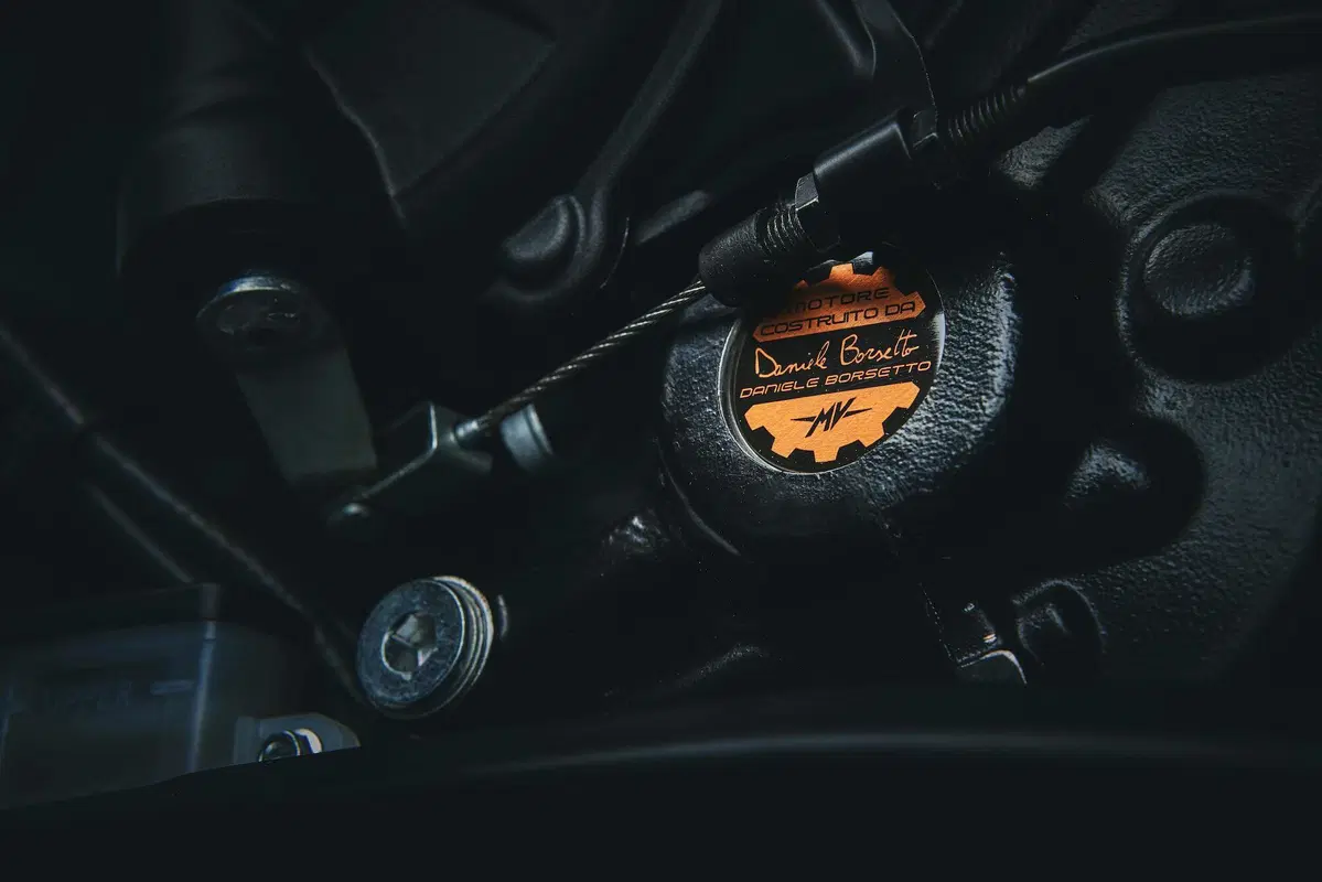 MV Agusta Superveloce 800: sempre più sexy e ancora più estrema [GALLERY FOTO E VIDEO] (32)