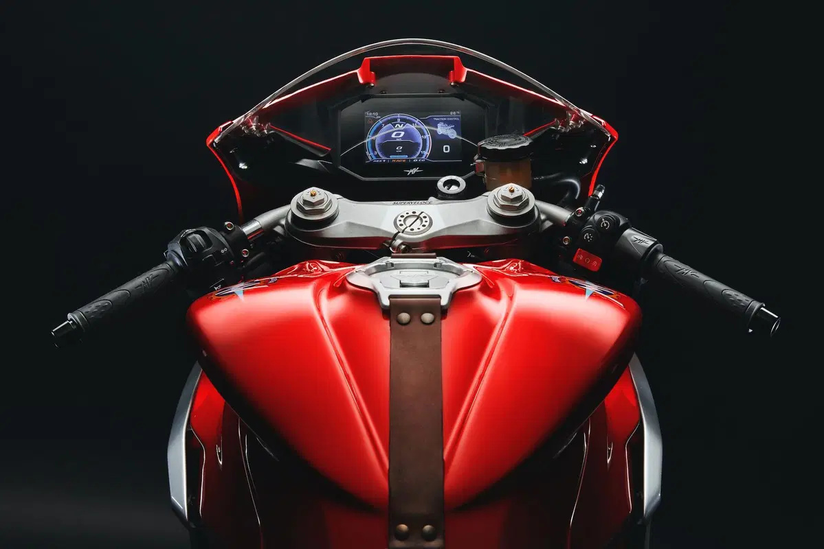 MV Agusta Superveloce 800: sempre più sexy e ancora più estrema [GALLERY FOTO E VIDEO] (37)