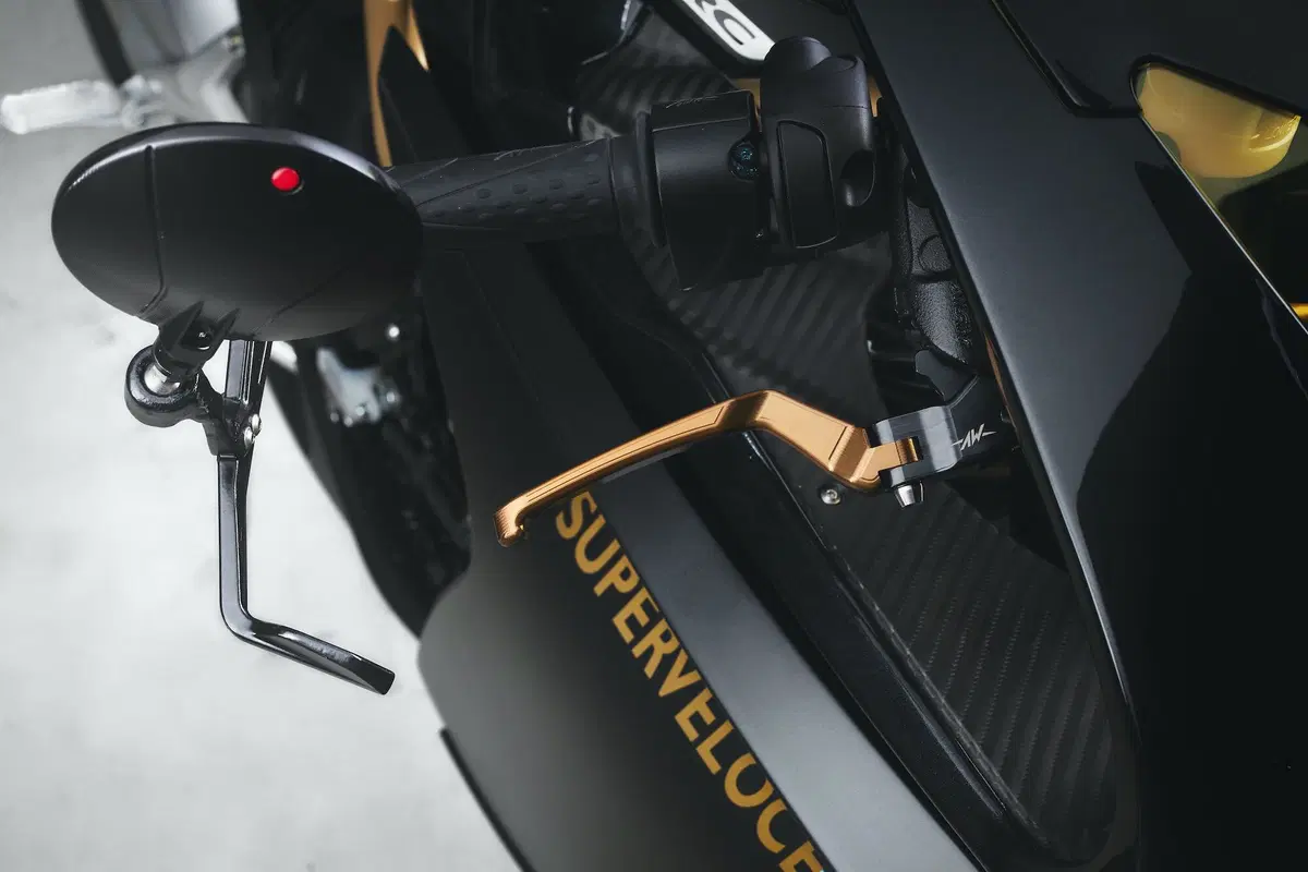MV Agusta Superveloce 800: sempre più sexy e ancora più estrema [GALLERY FOTO E VIDEO] (41)