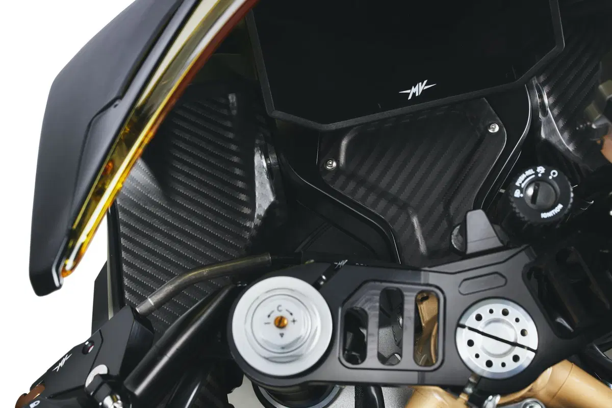 MV Agusta Superveloce 800: sempre più sexy e ancora più estrema [GALLERY FOTO E VIDEO] (42)