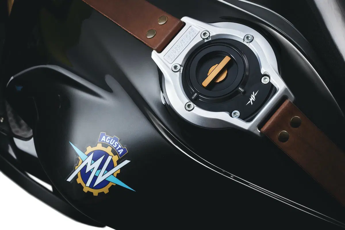 MV Agusta Superveloce 800: sempre più sexy e ancora più estrema [GALLERY FOTO E VIDEO] (48)