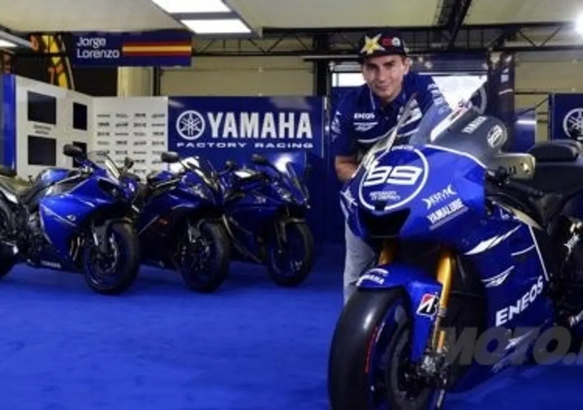 Livrea "Race Blu" per le Yamaha. MotoGP e di serie