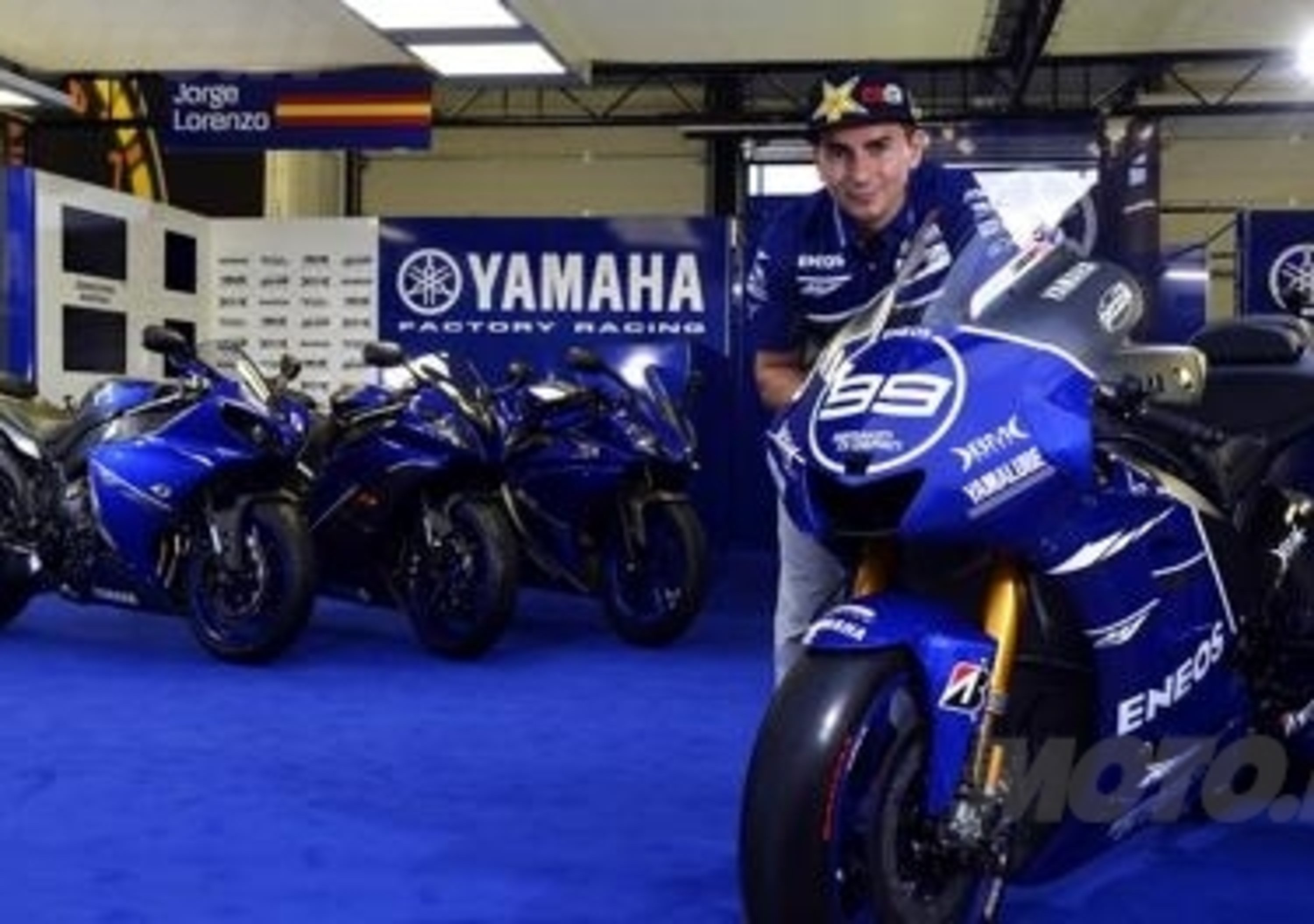 Livrea &quot;Race Blu&quot; per le Yamaha. MotoGP e di serie