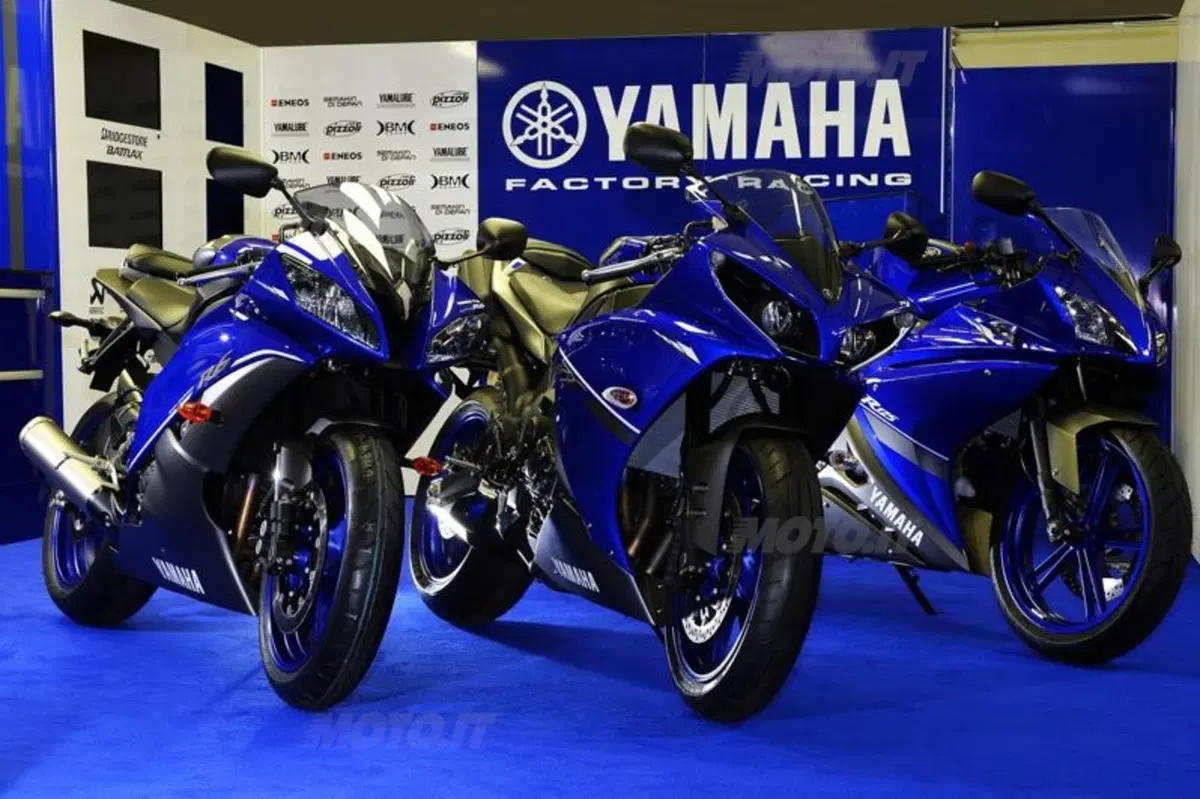 Livrea "Race Blu" per le Yamaha. MotoGP e di serie