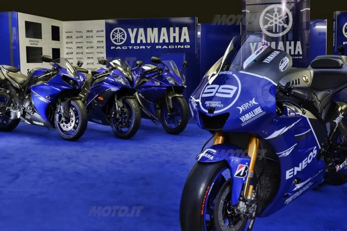 Livrea "Race Blu" per le Yamaha. MotoGP e di serie (3)