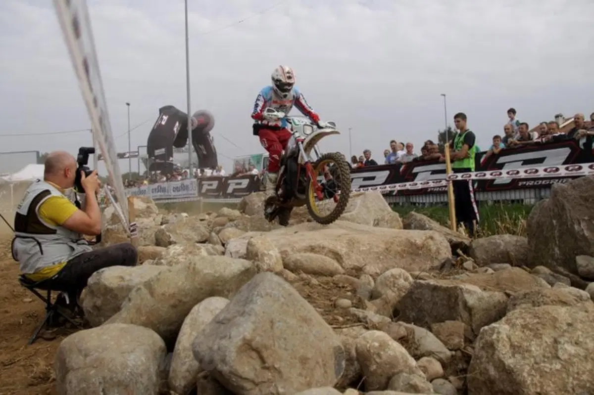 Husqvarna trionfa alla Green Pistons con Salvini e Seistola
