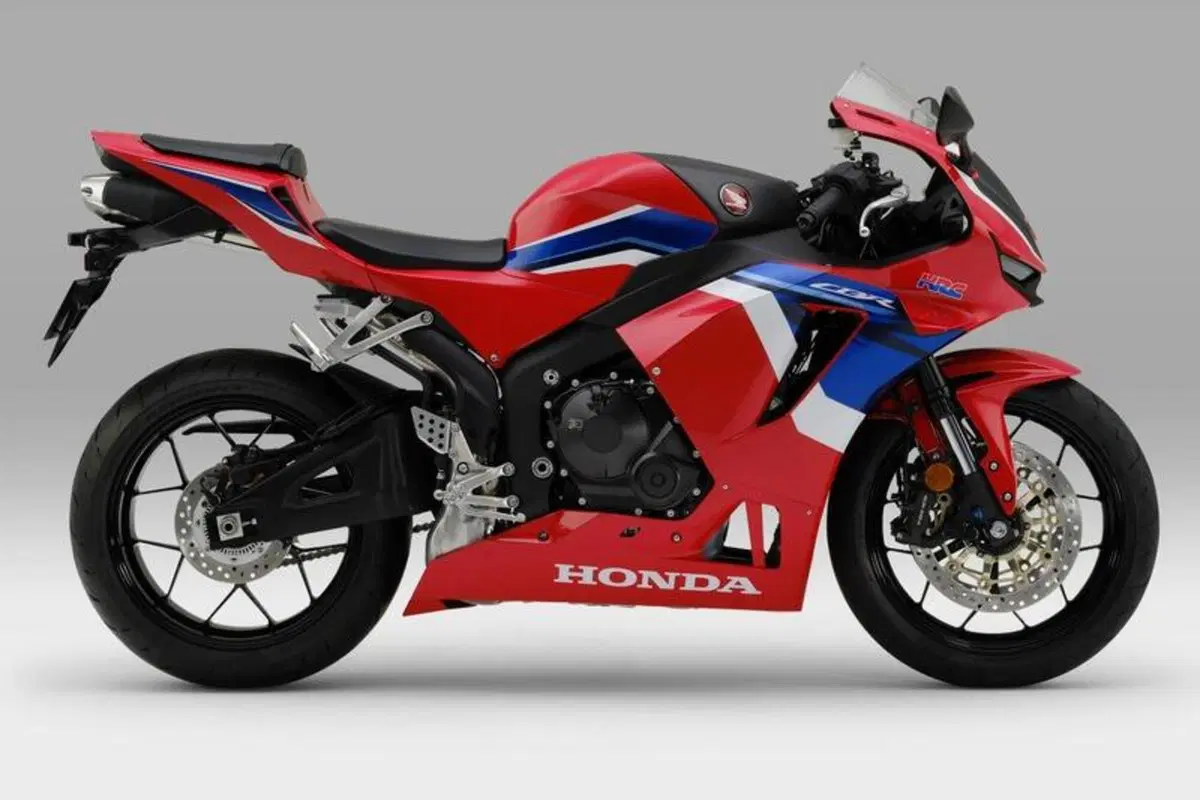 Honda CBR600RR 2021: niente Europa? (Nuove foto) (14)