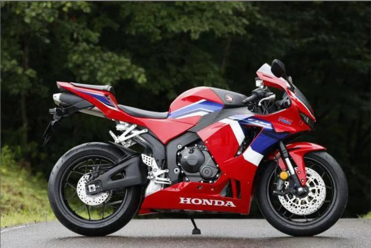 Honda CBR600RR 2021: niente Europa? (Nuove foto) (11)