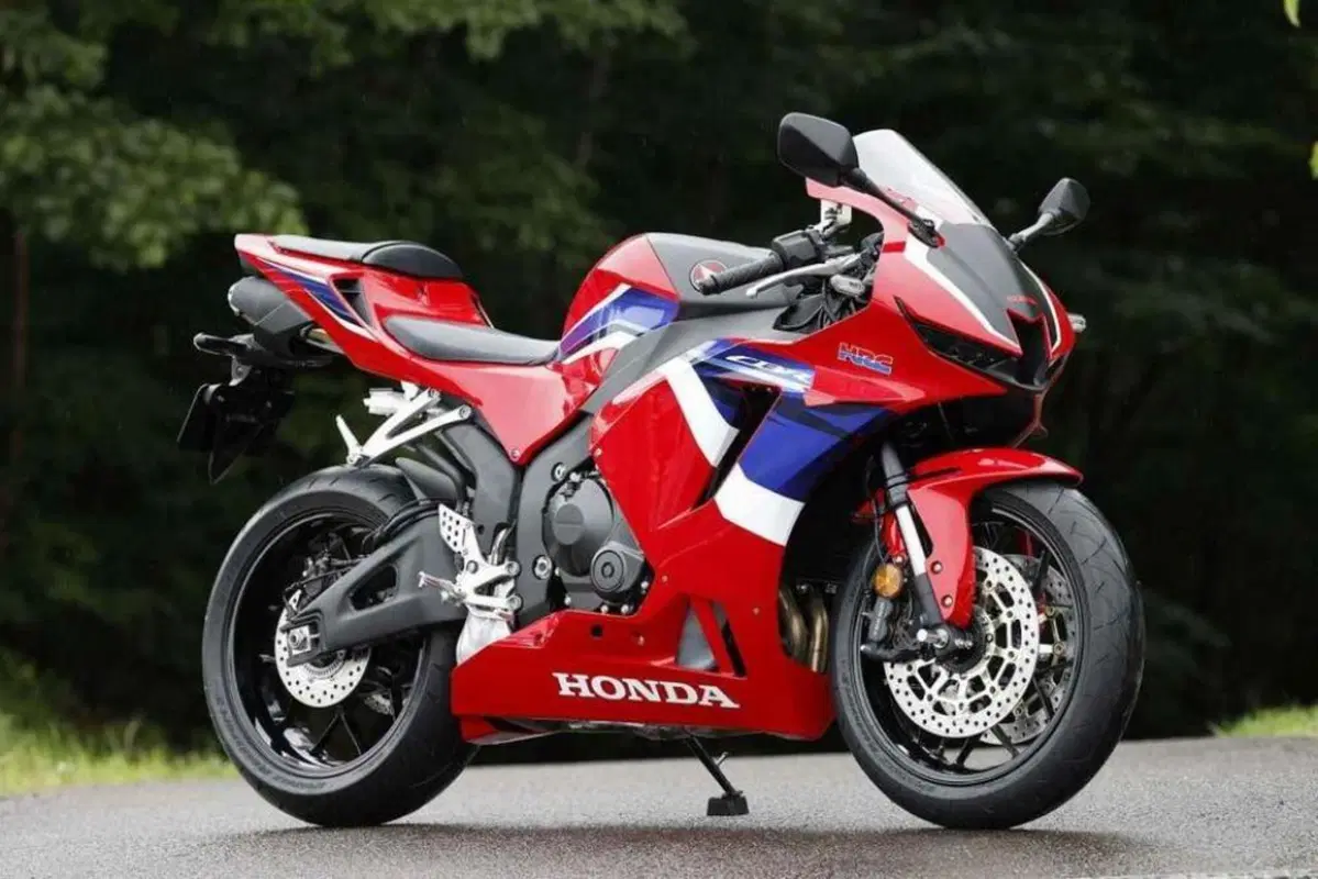 Honda CBR600RR 2021: niente Europa? (Nuove foto)