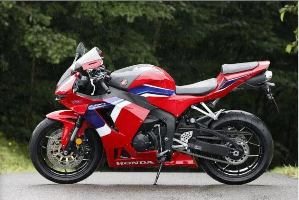 Honda CBR600RR 2021: niente Europa? (Nuove foto) (12)