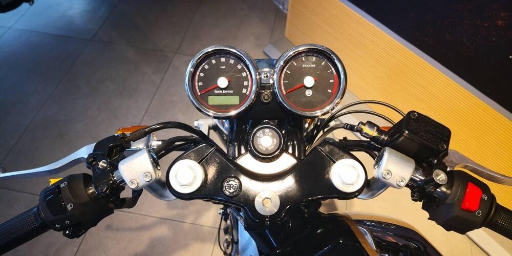 Royal Enfield Continental GT 650 Chrome (2020) (2)