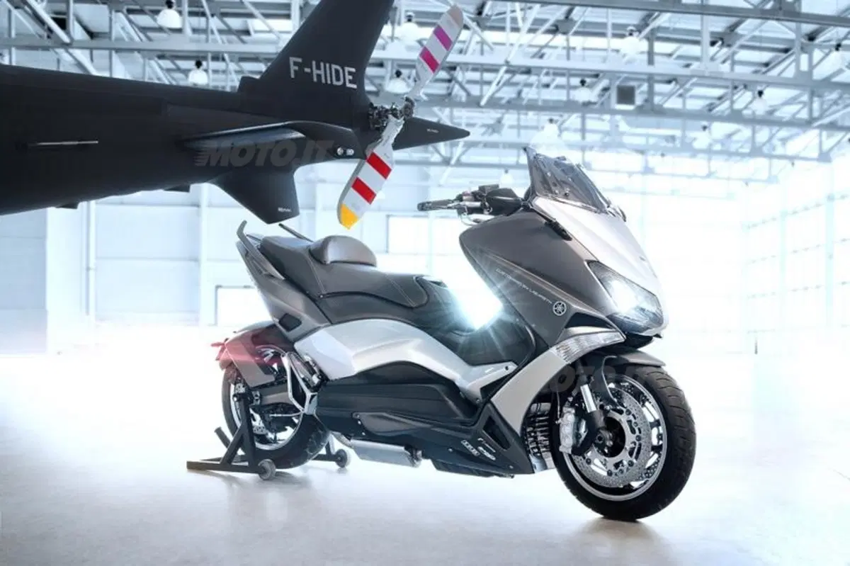 Yamaha TMAX Hyper Modified: un compressore per superare i 200km/h! (3)