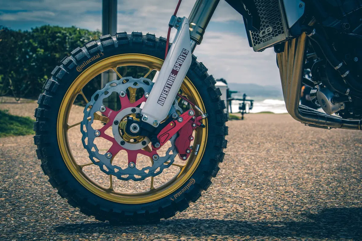 Honda CB Four: Dodici CB1000R special per i 50 anni del 4 in linea (4)