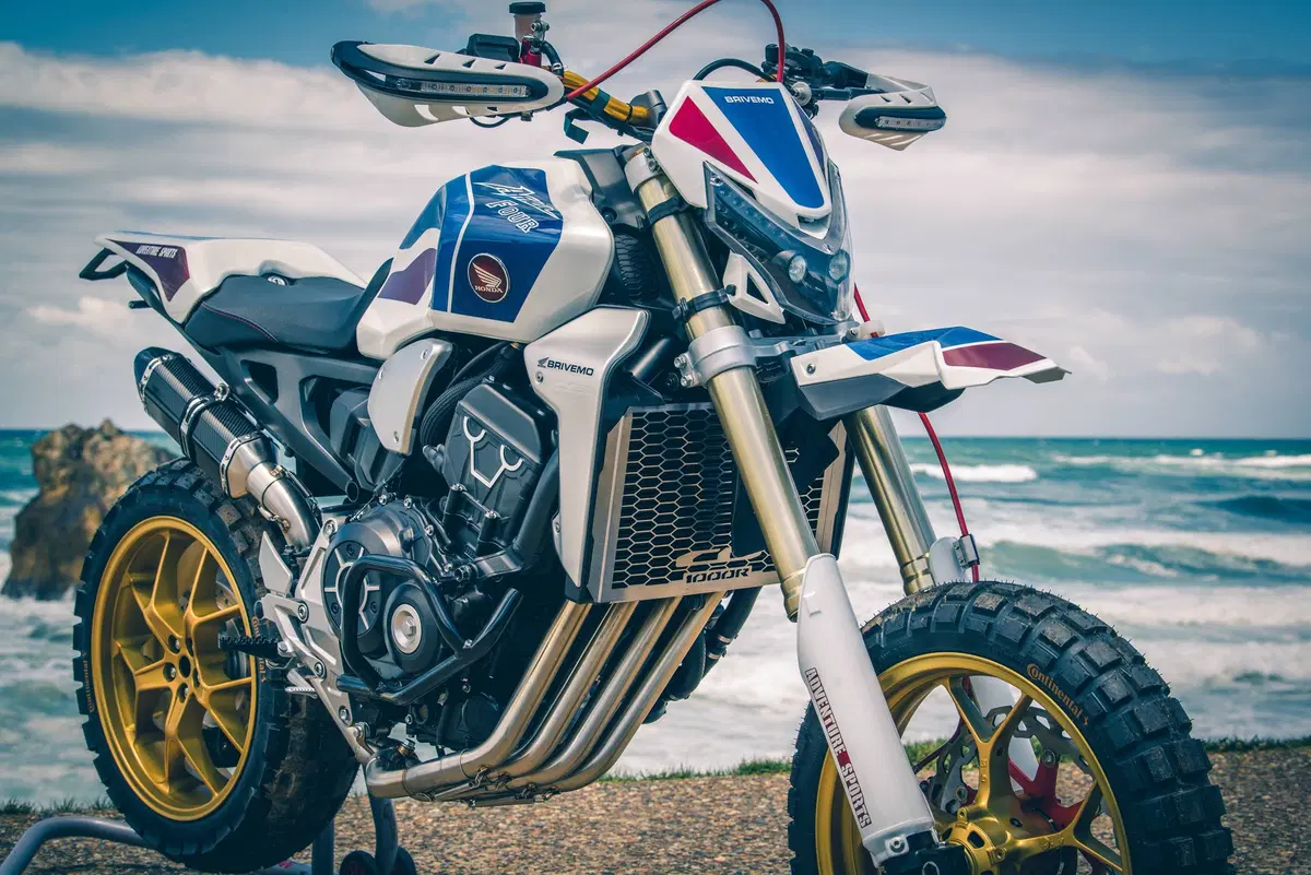 Honda CB Four: Dodici CB1000R special per i 50 anni del 4 in linea (10)