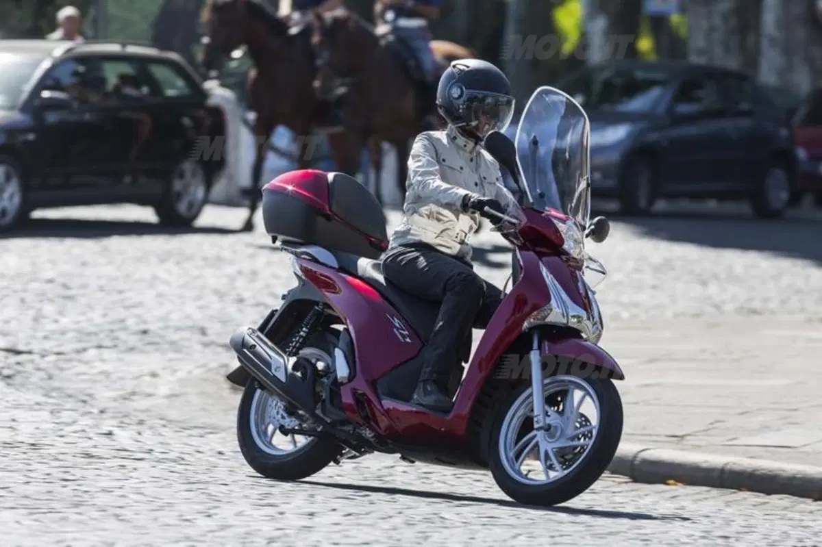 Honda SH 125i e 150i ABS  (2)